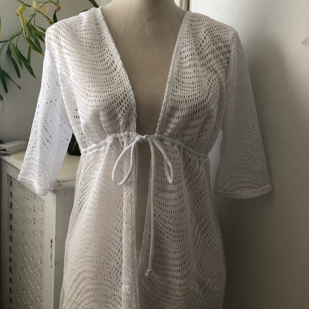 5/25 Nwt white swim coverup
